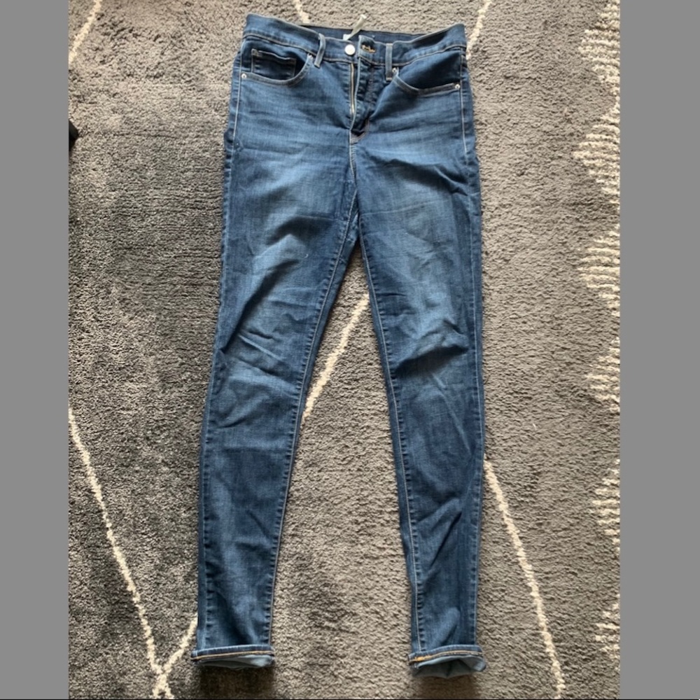 Levi Jeans Medium Wash